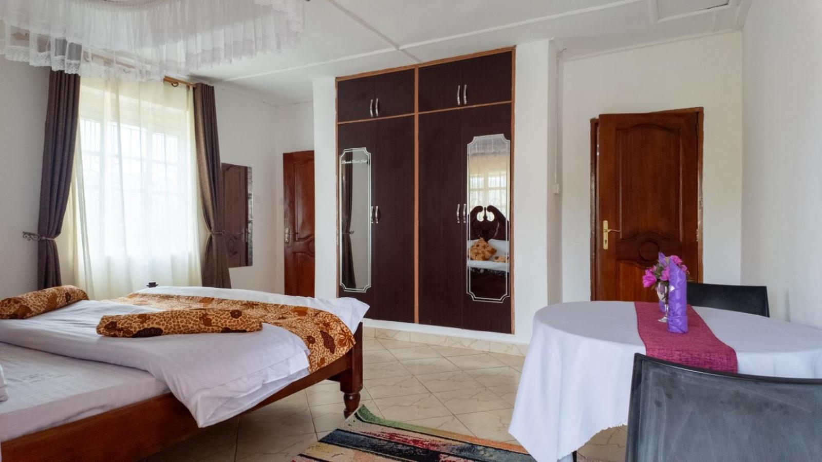 Riverside Resort Hotel Kabale Exterior photo